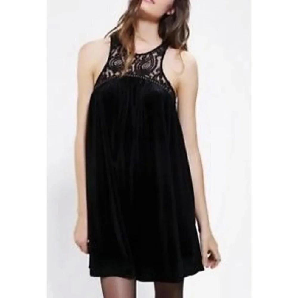 Urban Outfitter's Dress Trapeze Black Velvet Lace Witchy Sihouette Dark …